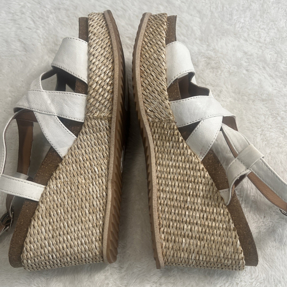 NWT Sofft Women's Devyn Sz 9.5 Wedge Sandals White Leather Open Toe Ankle Strap - Picture 14 of 16